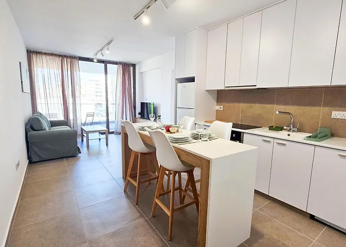 Beachside Breeze * Larnaca